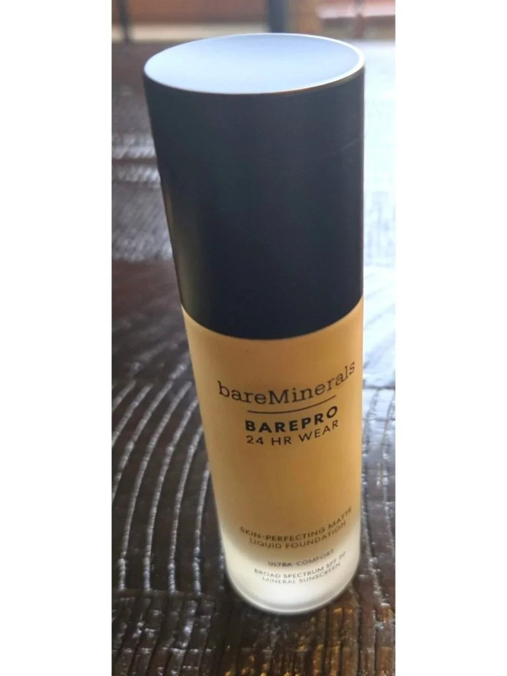 BareMinerals Barepro Performance Wear Liquid Foundation SPF 20 Breathable Makeup